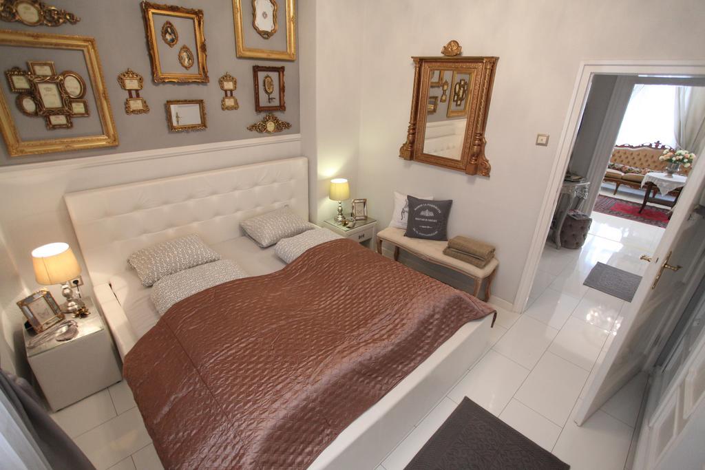 D.Five Neo-Baroque Apartment With Terrace Budapeszt Zewnętrze zdjęcie